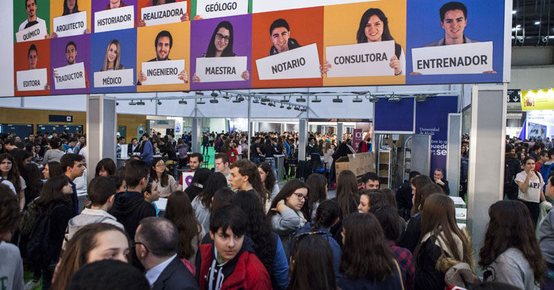 Cómo aprovechar al máximo una feria de universidades: una guía estratégica para elegir carrera